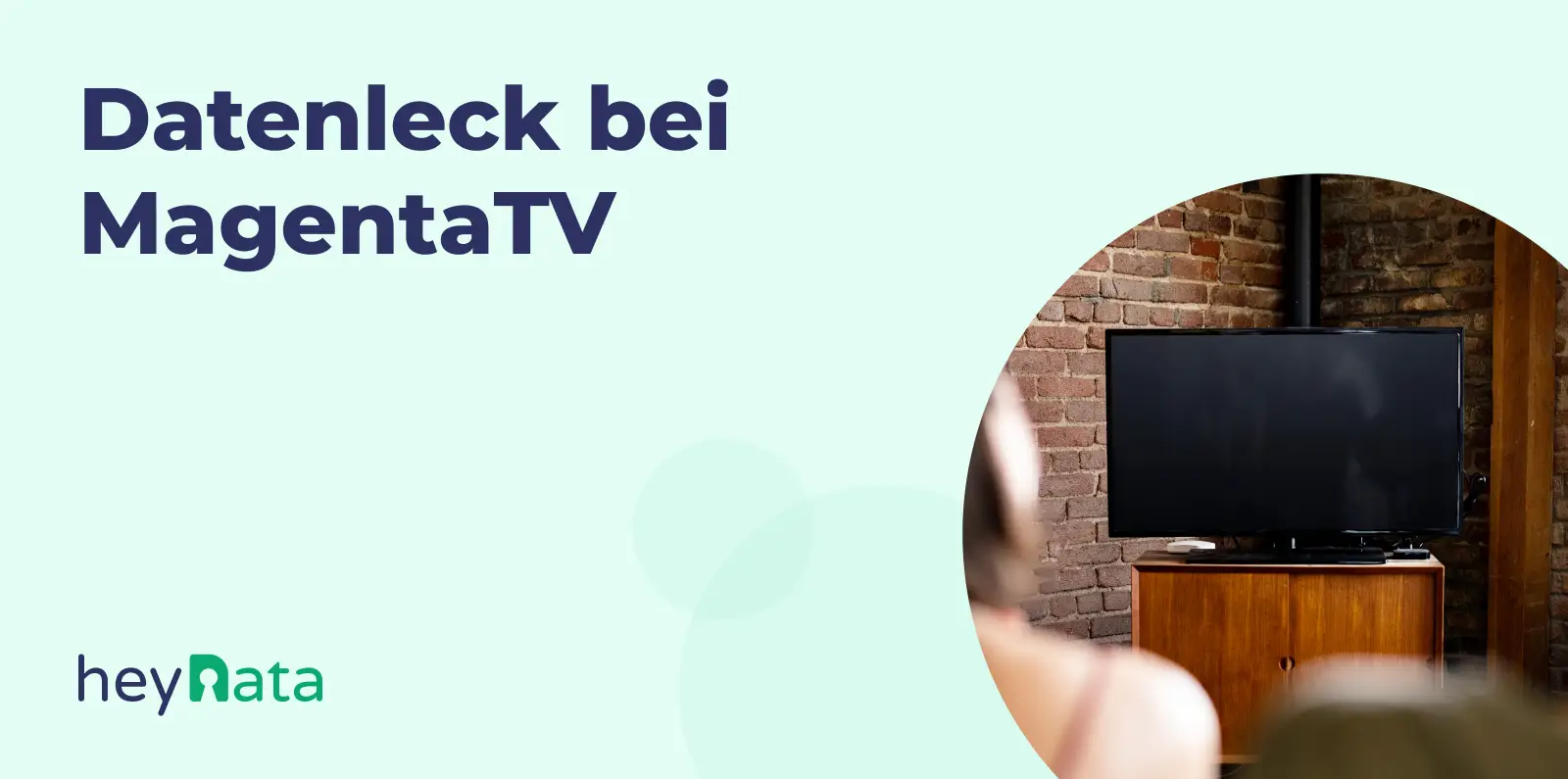 Das Datenleck bei MagentaTV hat über 324 Millionen Log-Einträge offengelegt. Dieser Vorfall ist eine wichtige Erinnerung an die Bedeutung robuster Cybersicherheit. Ein zerbrochenes digitales Vorhängeschloss über einem stilisierten Datennetzwerk