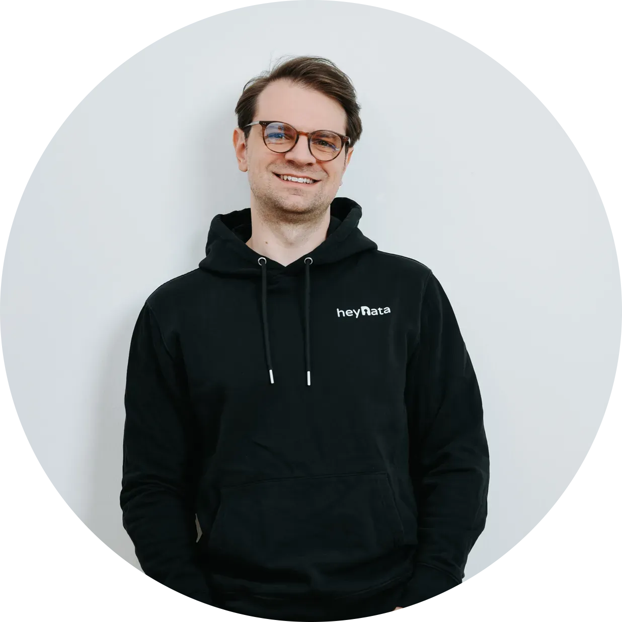 heyData-Milos_Djurdjevic-cropped.webp